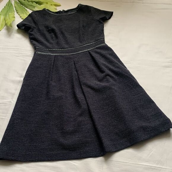 ⭐️TOMMY Hilfiger Flare Faux Leather Detail Dress⭐️ - Picture 4 of 10